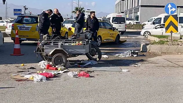 Taksi ile motosiklet çarpıştı