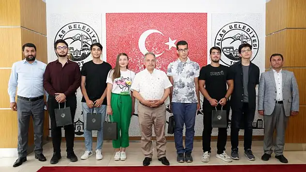 Talas 7/24 Kütüphane meyvelerini vermeye devam ediyor