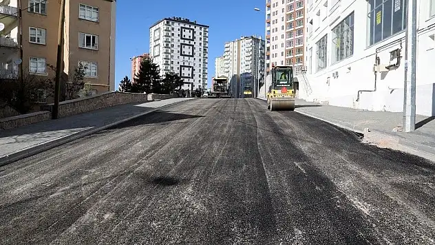 Talas Belediyesi asfalt çalışmalarına hız verdi
