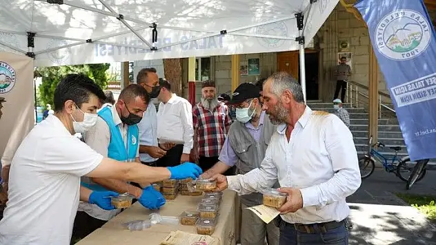 Talas Belediyesi'nden aşure ikramı