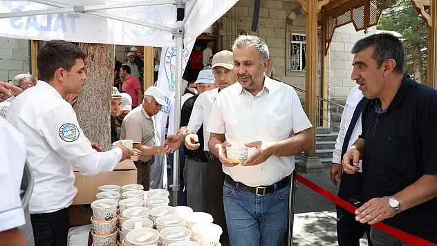 Talas Belediyesi'nden aşure ikramı