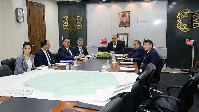 Talas Belediyesi'nden Vali Günaydın'a sunum