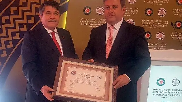 Talas Belediyesi'ne Kadın Dostu İş Yeri Ödülü