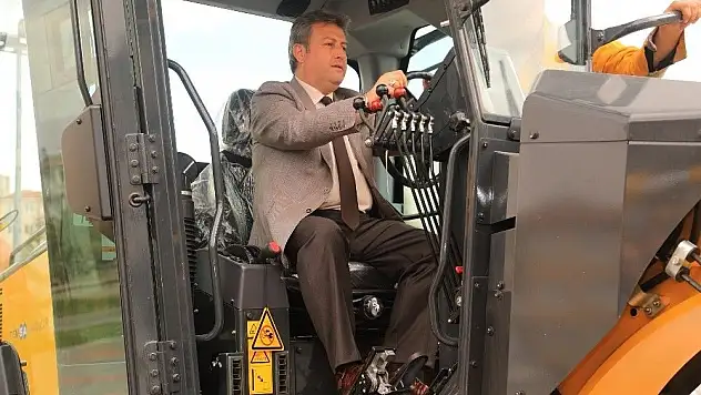 Talas Belediyesi'ne 7 milyonluk iş makinesi