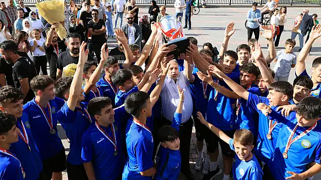 Talas Belediyespor'dan üst üste Türkiye Şampiyonluğu!