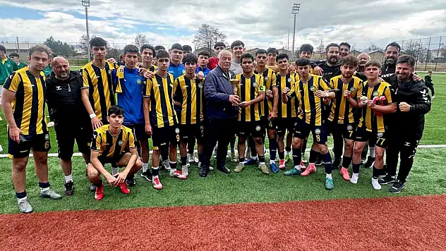 Talas U-18 Türkiye finallerinde!