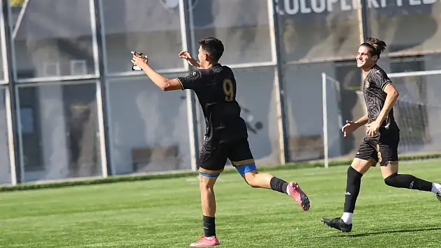 Talas Belediyespor'un başarılı oyuncusu sezona iki golle başladı!