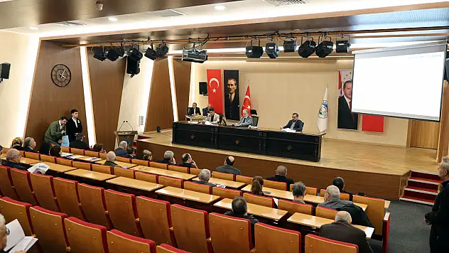 Talas'ta 13 gündem maddesi karara bağlandı