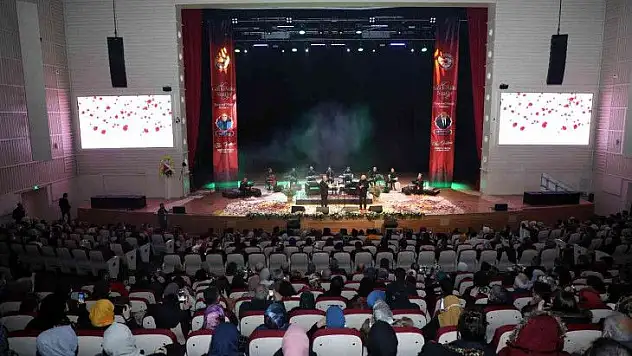 Talas'ta gül kokulu gece