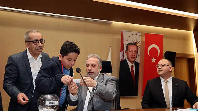Talas'ta kura çekimleri tamamlandı: Hak sahipleri yeni yuvalarına kavuştu!