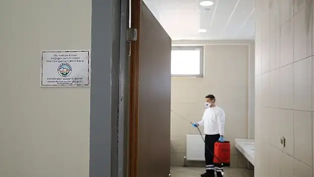 Talas'ta okullar periyodik olarak temizleniyor
