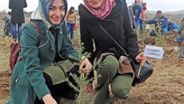 TALAS'TA ŞEHİTLER ANISINA BİN FİDAN TOPRAKLA BULUŞTU