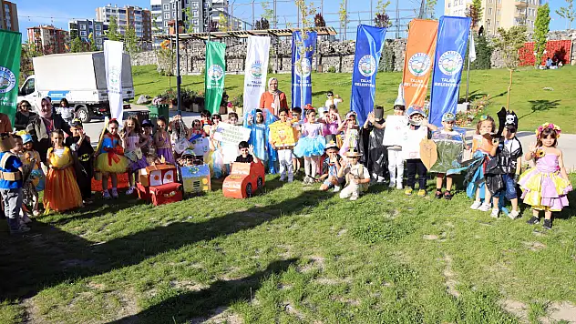 Talas'ta şenlik var! Çocuklar atıklardan sanat eseri yaptı...