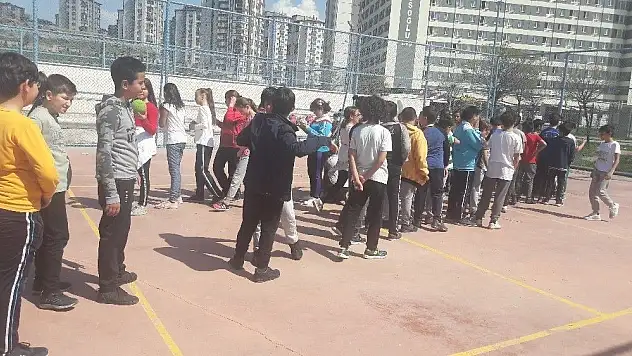 Talas Toki Şehit Levent Çetinkaya Ortaokulu Hentbol Çalışmalarına Başladı