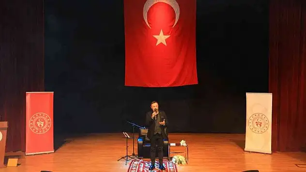Talha Bora Öge ile 'Şiirlerle söyleşisi'