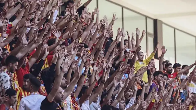 Taraftar Kayserispor'a sahip çıkıyor