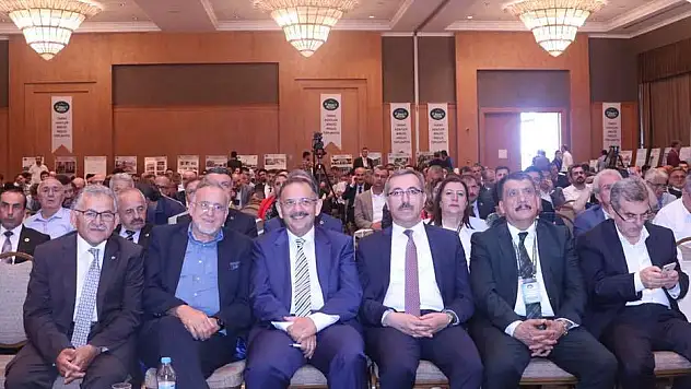 Tarihi buluşma! Özhaseki ve Büyükkılıç İstanbul'da bir araya geldi