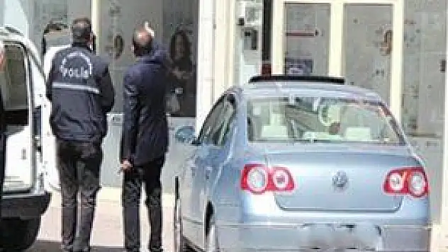 TARTIŞTIKLARI KİŞİYİ OTOMOBİLLE EZDİLER