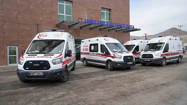 Komşuda 3 öğrenci zehirlendi