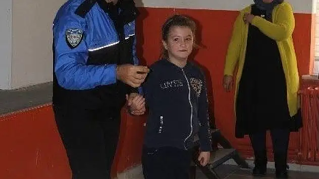 TDP Şube Müdürlüğü ilkokul öğrencilerine trafiği anlattı
