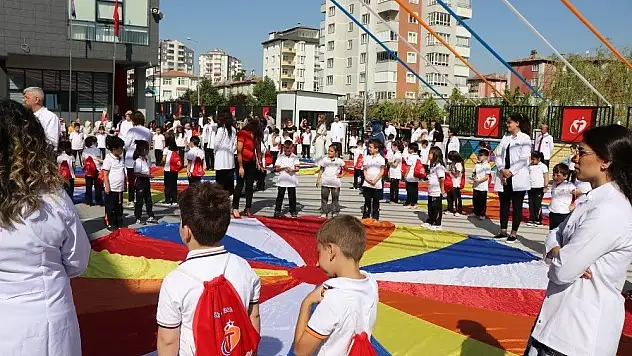 Tekden İlkokulu'nda öğrenciler 'Bed-i Besmele' ile okullarına alıştı
