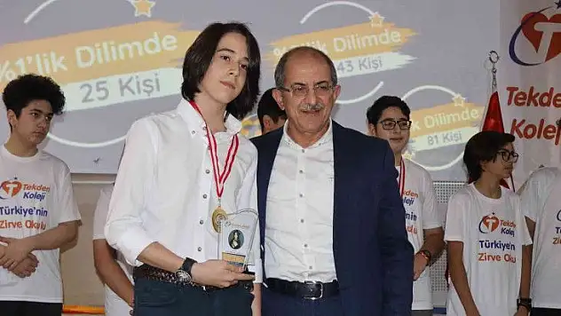 Tekden Ortaokulu öğrencilerinden LGS'de büyük başarı