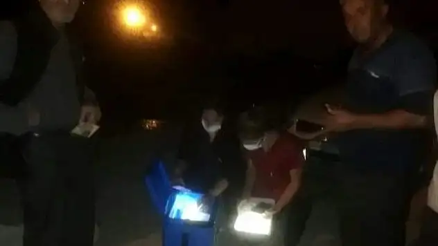 Telefon ışığında aşı!