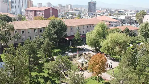 Tepki toplayan paylaşıma savunma!