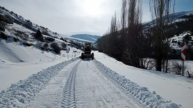 Tipiye rağmen 273 mahalle yolu ulaşıma açıldı