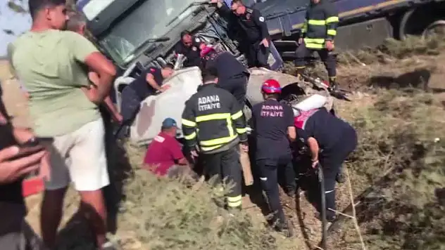 Otomobil sürücü olay yerinde öldü