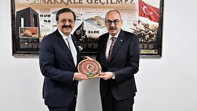 TOBB Başkanı Hisarcıklıoğlu, Başkan Gülsoy'u kutladı