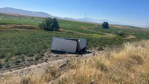Tomarza'da kaza: Traktör ve kamyonet çarpıştı