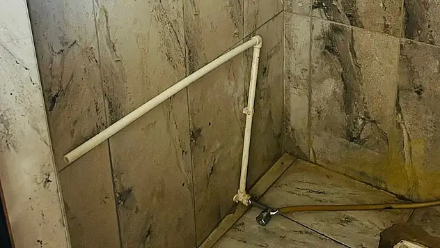 Tomarza'da utandıran görüntü! Zarar verdiler