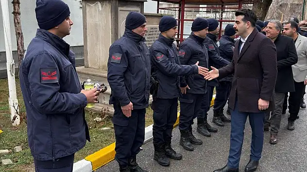 Tomarza Kaymakamı güvenlik güçleri ile bayramlaştı!
