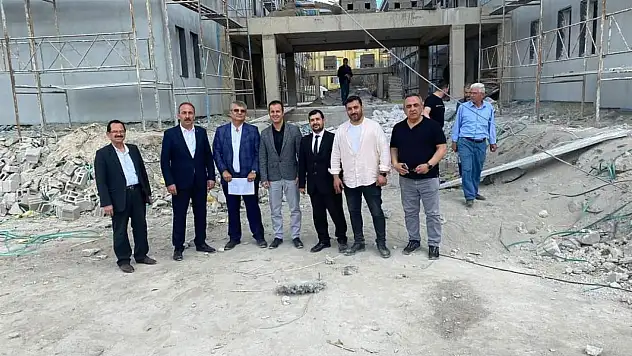 İnşaat devam ediyor...