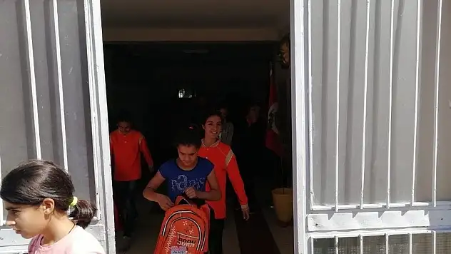Toplum Destekli Polisler, okullarda da çocukların yüzünü güldürüyor