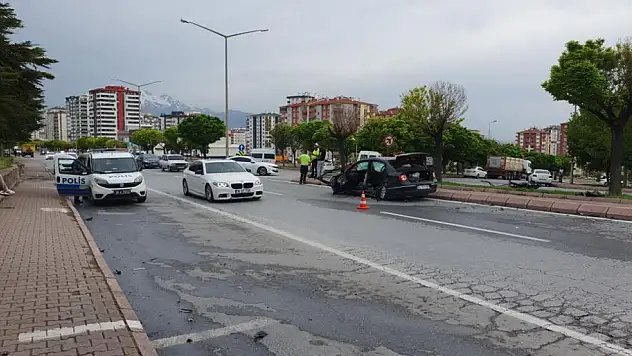 Trafik kazası yaralılar var