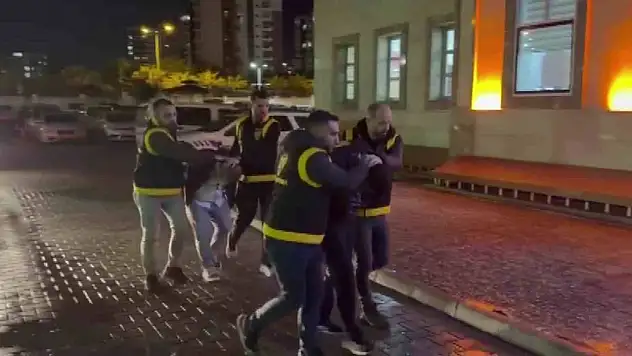Trafikte bıçakla dehşet yaşatan baba-oğula bakın ne kadar ceza verildi?