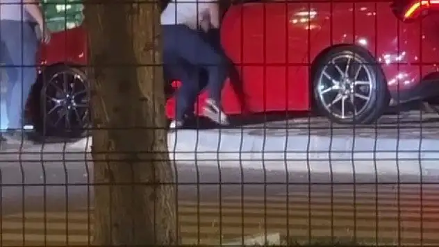 Trafikte korku dolu anlar: 'Seni öldürürüm' diye tehdit etti