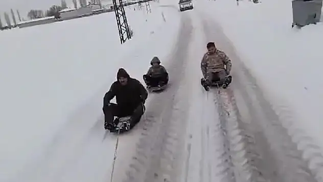 Develi'de kar üzerinde renkli görüntüler