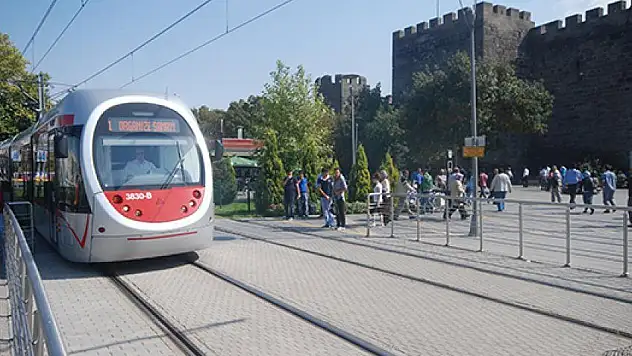 Tramvay yolcuları en çok kimlik ve banka kartlarını unuttu