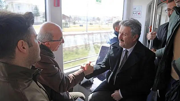 Palancıoğlu Tramvayda vatandaşla proje anlattı