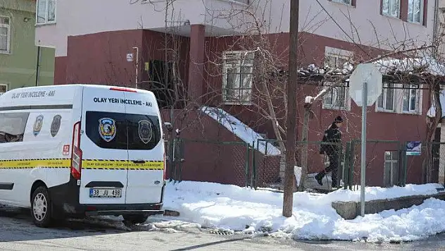 Tüfeğini temizlerken kendi vurdu