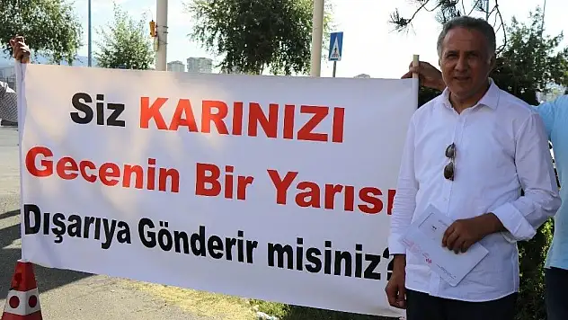 Tüm-İş Konfederasyonu'ndan 'Mesai saati' eylemi