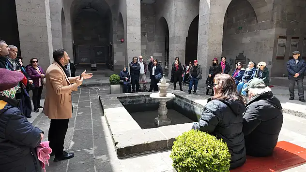 Turistlerin nutku tutuldu...