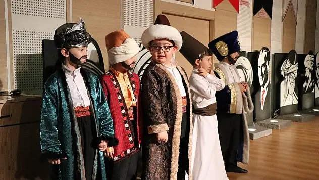 Türk büyükleri Tekden Koleji'nde anıldı