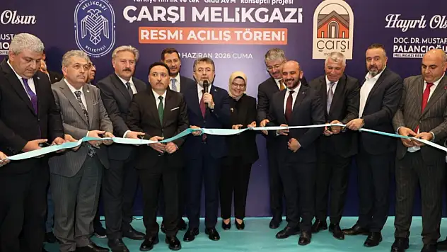 Bakan Yumaklı, Türkiye'nin ilk gıda AVM'sini hizmete açtı