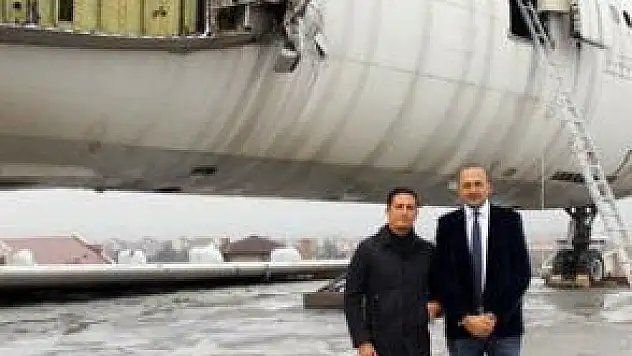 UÇAK RESTORANDA SONA DOĞRU 