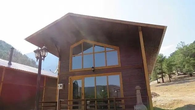 Ukraynalı turistler Aladağlar Milli Parkı'nı gezdi