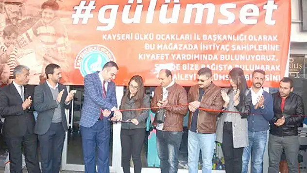 Ülkü Ocakları ihtiyaç sahiplerini 'GÜLÜMSET'iyor